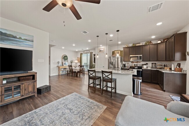Building Photo - 810 Mclaury Cove
