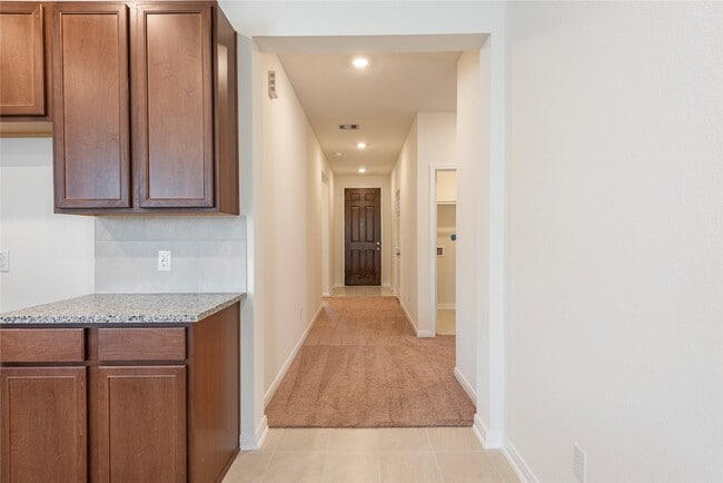 Building Photo - 2815 Icarus Dr