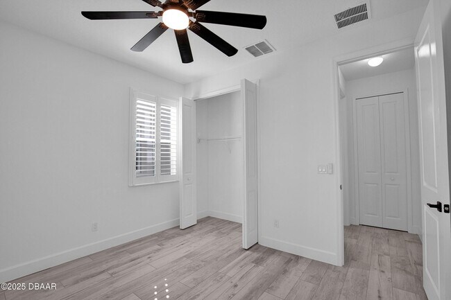 Building Photo - 207 Hang Loose Wy