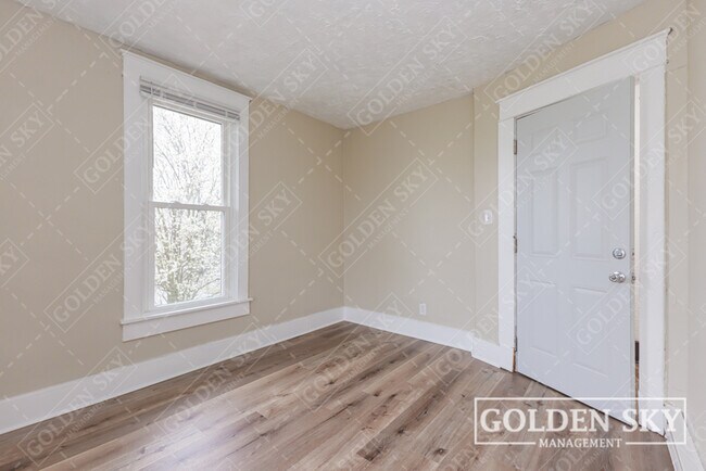 Building Photo - 219 E Willard St