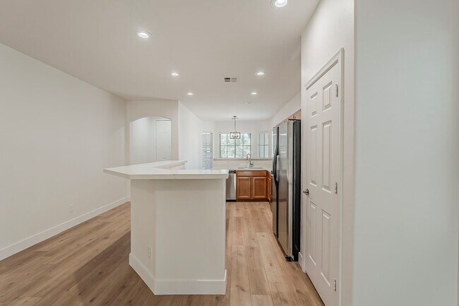 Building Photo - 3877 S Coach House Dr
