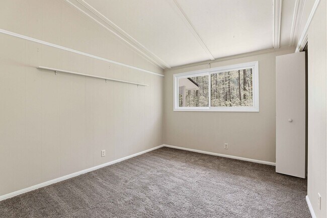 Building Photo - Private Home on 6 acres in Whitewater Schools!