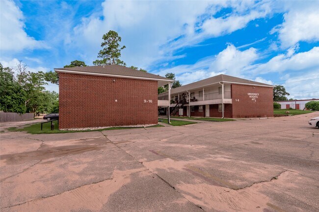 Building Photo - 600 Palm St