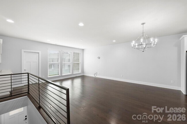 Building Photo - 1555 Duckworth Ave