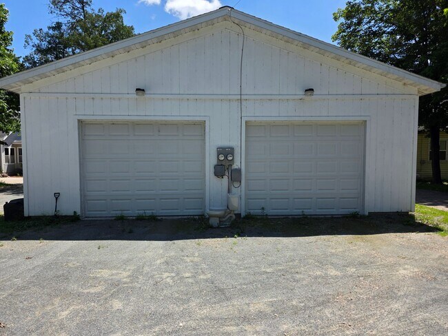 Building Photo - 920 2nd Ave S