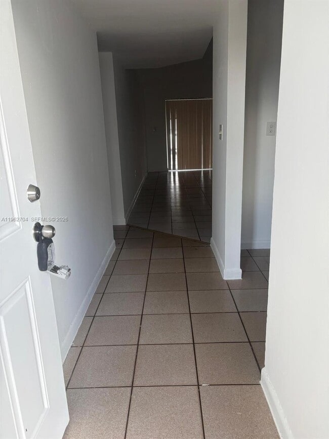 Building Photo - 2710 W 76th St