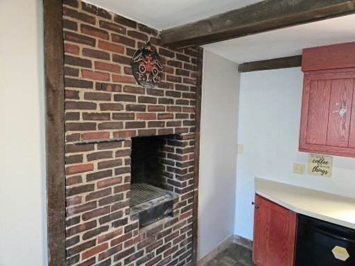 Building Photo - 68 S State St