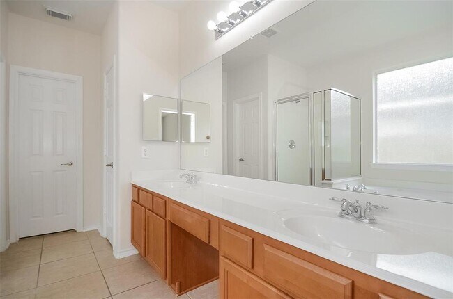 Building Photo - 25835 Orchard Knoll Ln