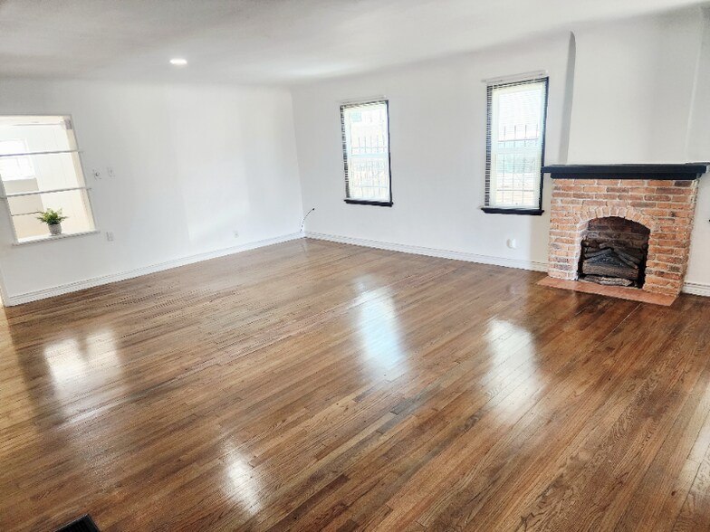 Building Photo - 3722 Sacramento Ave