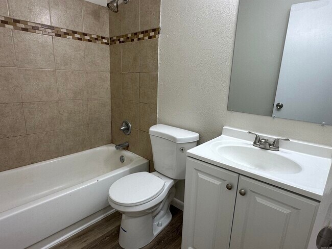 Building Photo - 9615 Comstock Rd