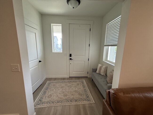 Building Photo - 9277 N Scenic Mountain Dr