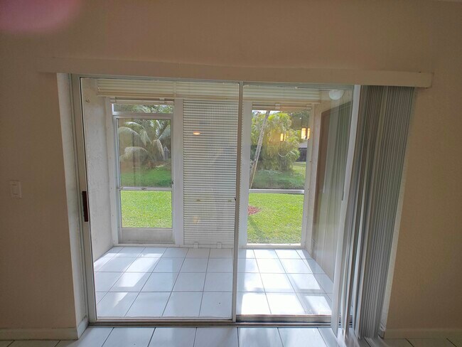 Building Photo - 8750 Royal Palm Blvd