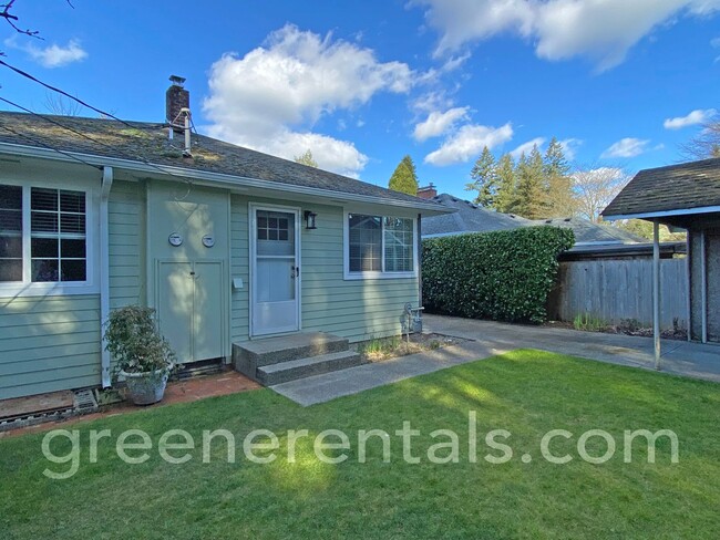 Building Photo - Beautifully Remodeled 2BD/1BA Duplex in Ol...