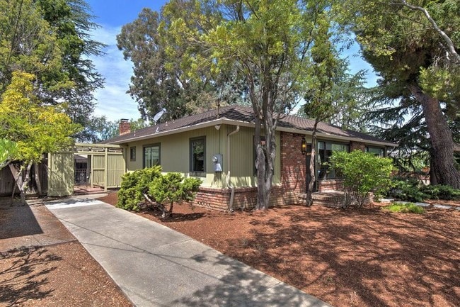 Building Photo - 10301 S Blaney Ave