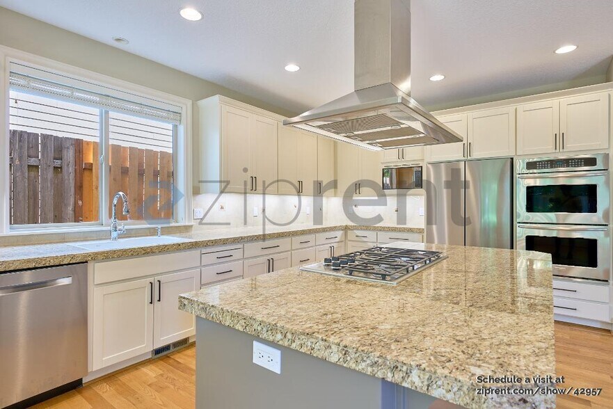 Building Photo - 11379 NW Valros Ln