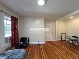 Building Photo - 88 Fellsway E