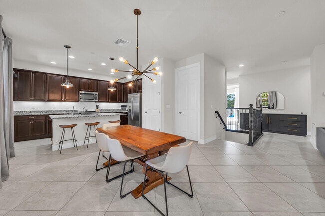 Building Photo - 1080 Community Dr