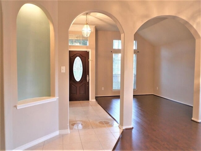 Building Photo - 11523 Glen Lake Dr