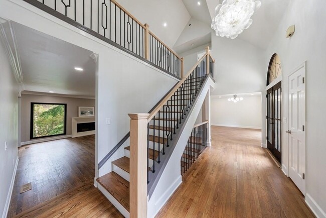 Building Photo - 459 Atlanta Country Club Dr