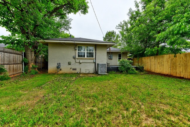 Building Photo - 1723 Churchill Way