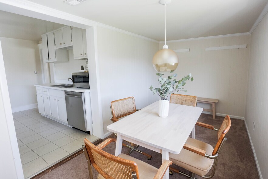 Building Photo - 1602 Monticello Rd