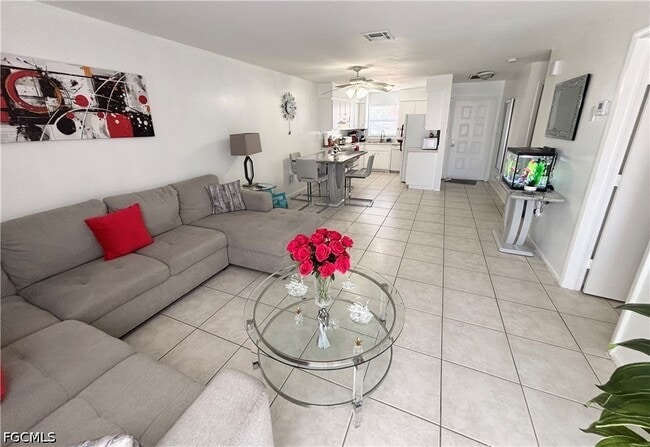 Building Photo - 536 SE 6th Pl