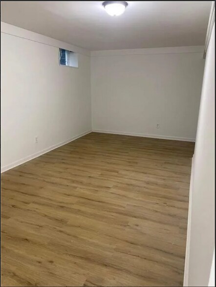 Building Photo - 12 Moore St