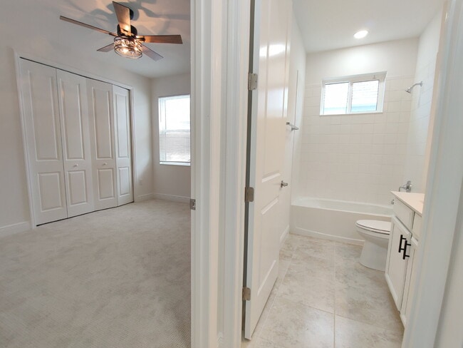 Building Photo - 8173 Sternway Rd