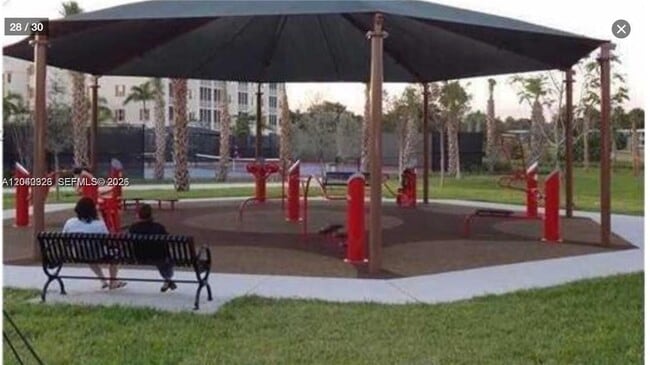 Building Photo - 4030 W Palm Aire Dr