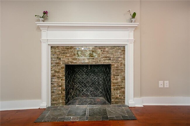 Building Photo - 43 Farewell St