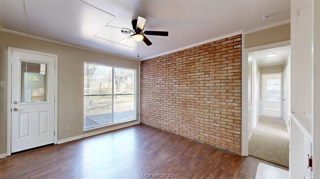 Building Photo - 506 Clay St