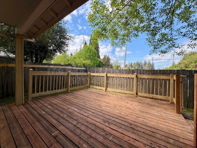 Building Photo - 5847 SW Coventry Pl