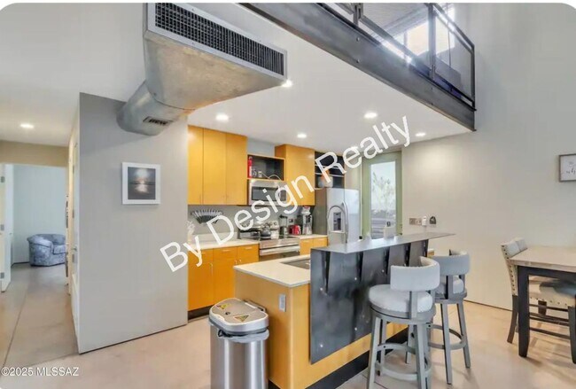 Building Photo - Modern Loft-Style Home in Barrio Metalico
