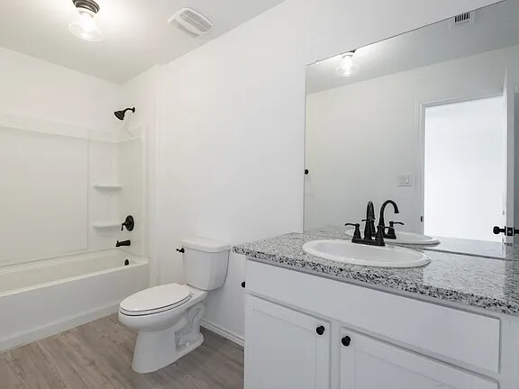 Building Photo - 9051 Navarro Vis