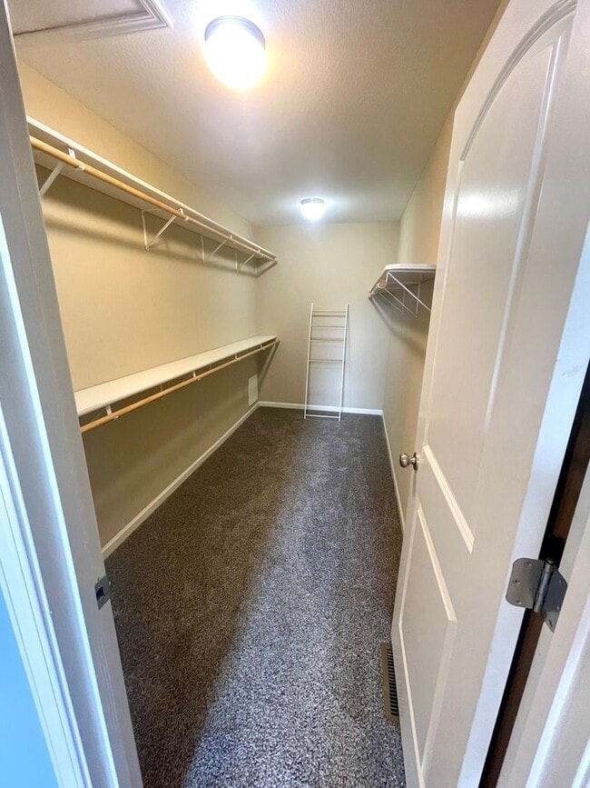 Building Photo - 208 Port Way
