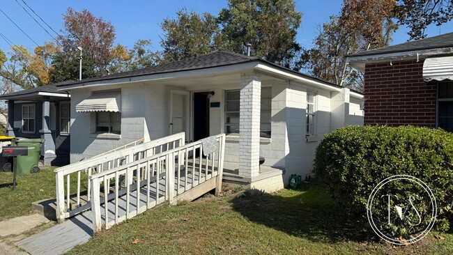 Building Photo - 710 Fruit St