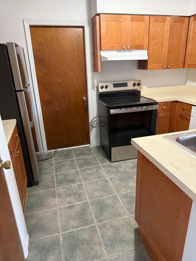 Building Photo - BV-Lincoln Drive