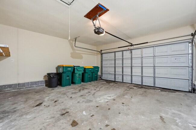 Building Photo - 644 Caribbean Way