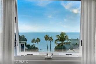 Building Photo - 45 Emerald Bay