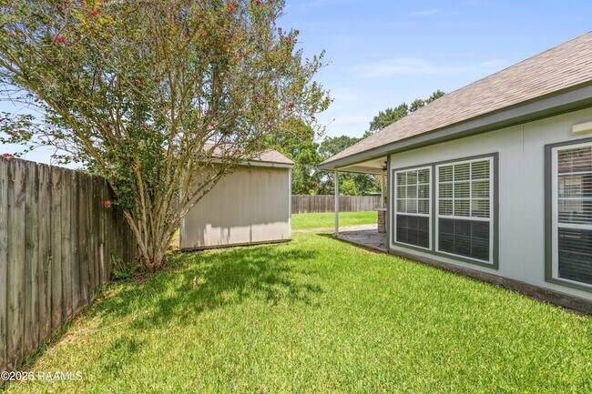 Building Photo - 412 Crest Cir