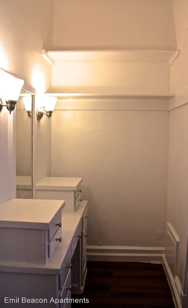 Building Photo - 945 Beacon Ave