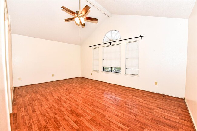 Building Photo - 2108 Waterway Bend