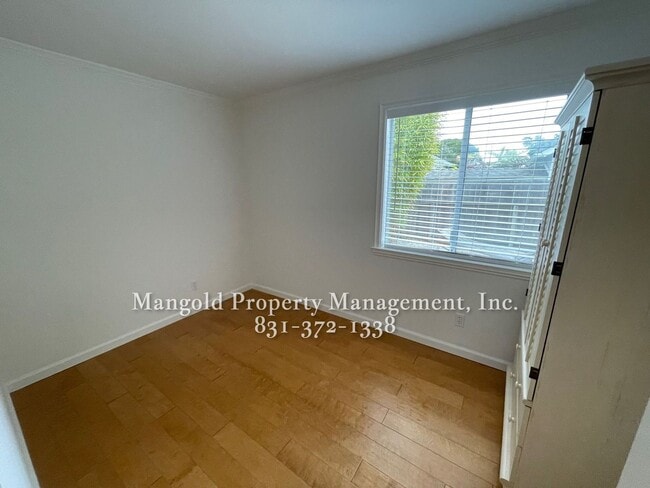 Building Photo - Beautifully Recently Remodeled 2-Bed, 1-Ba...