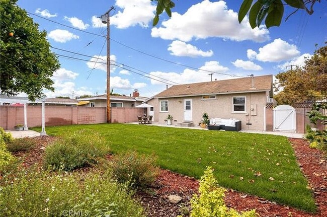 Building Photo - 6903 Henrilee St