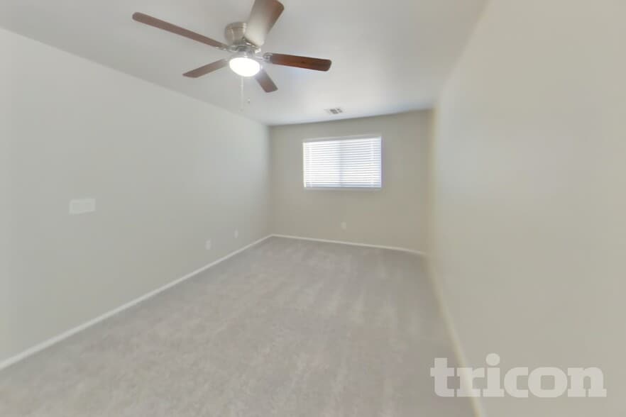 Building Photo - 4151 E Aragonite Ln