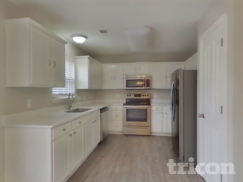 Building Photo - 5940 Briggs Dr