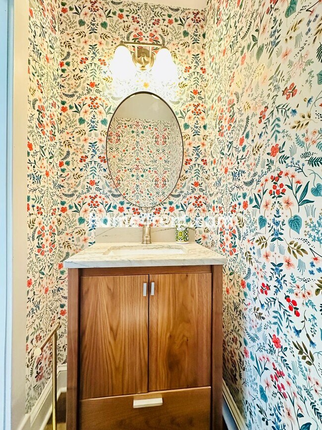 Building Photo - Beautiful, KCMO Home with Historic Charm, Updated Kitchen, Wood Floors and a Fenced Yard!