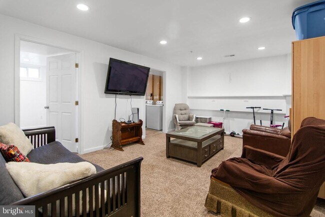 Building Photo - 110 Stull Ct