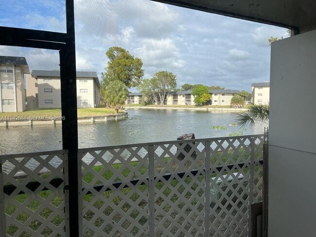 Building Photo - 8051 S Colony Cir