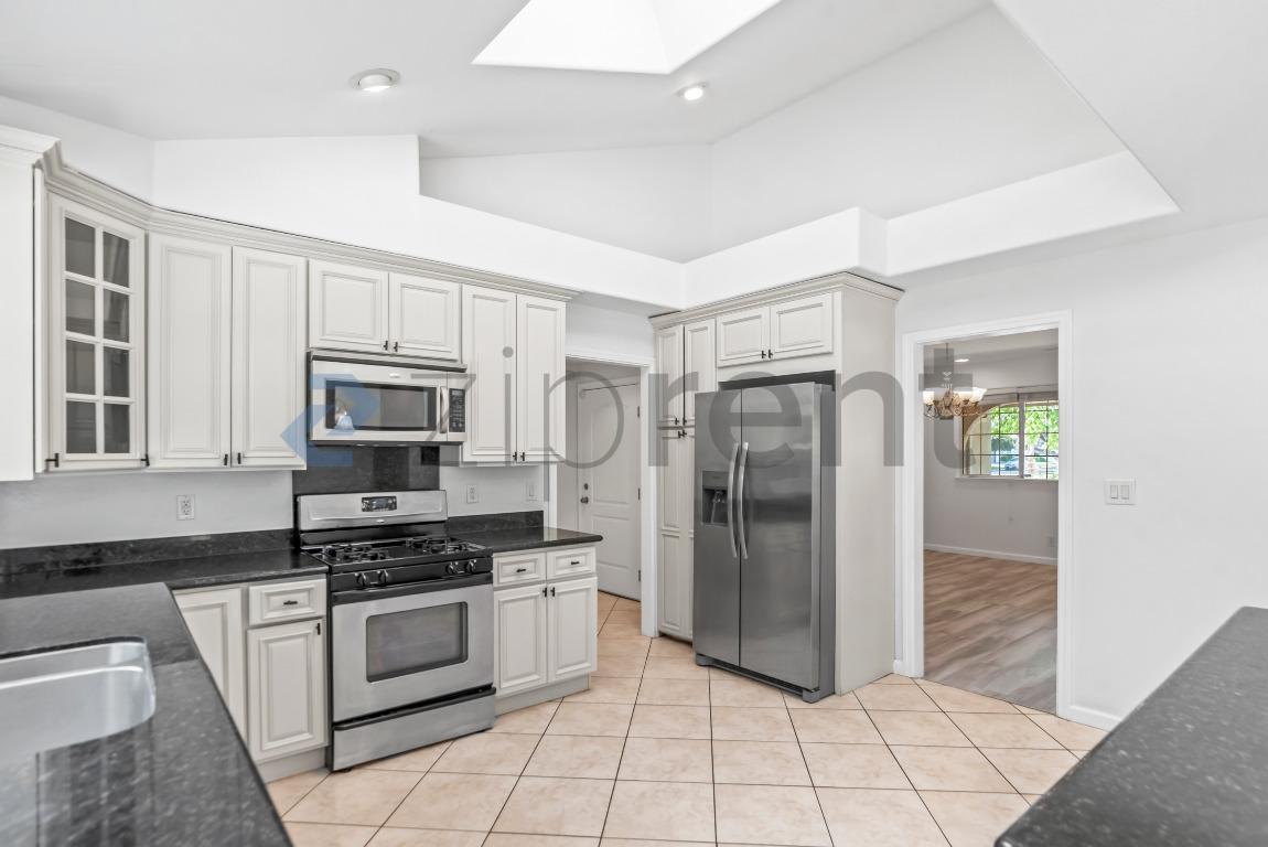 Building Photo - 1400 Arkell Rd